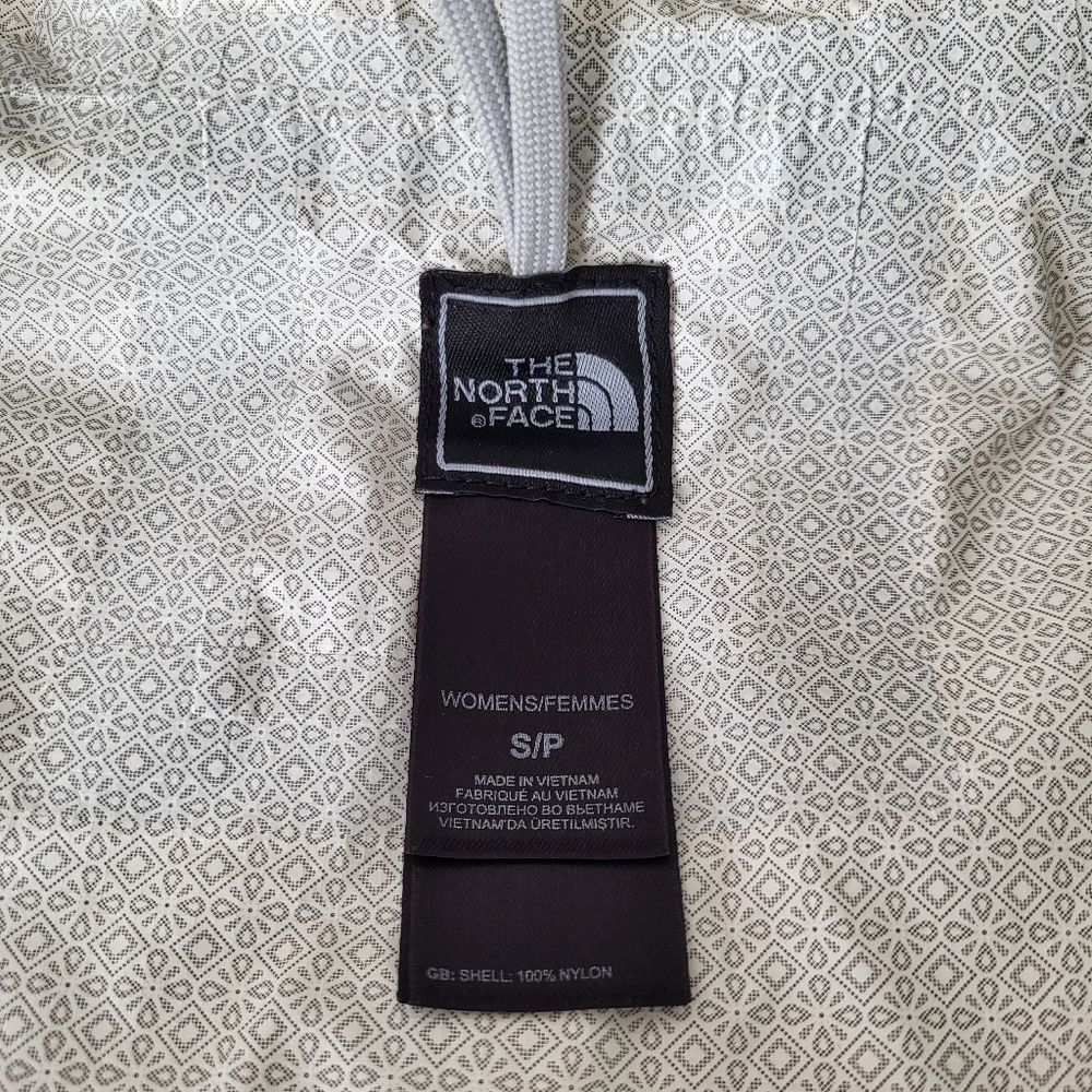 The North Face White Hyvent Waterproof Hiking Coat Rain Jacket - Picture 10 of 16